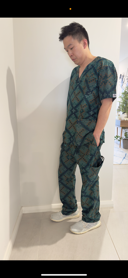 Monochrome Scrub Bottom